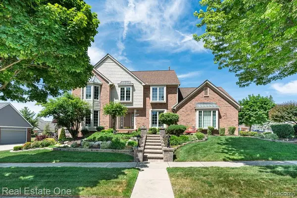 6595 Edith, Troy, MI 48085