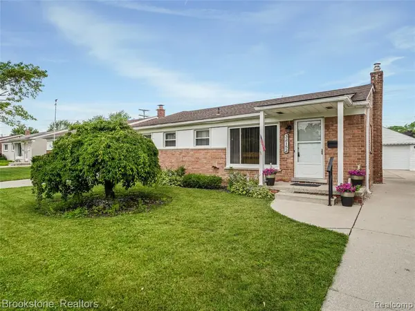 32152 Anita, Westland, MI 48185