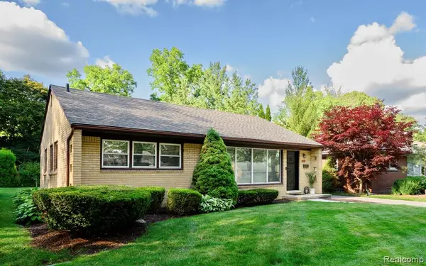 2151 Derby, Troy, MI 48084