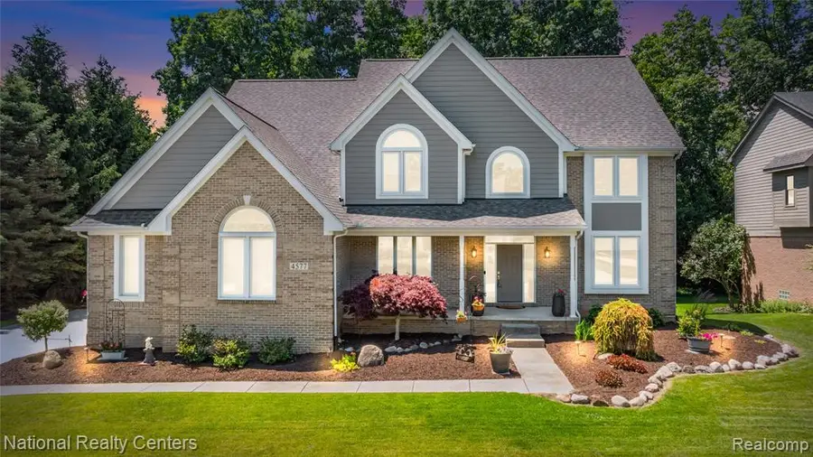 4577 Darlene, Commerce Township, MI 48382 - #2