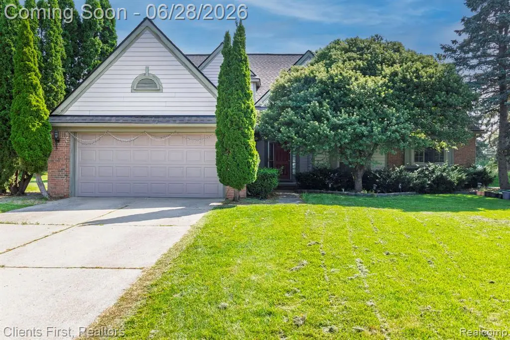 39478 Squire, Novi, MI 48375 - #1