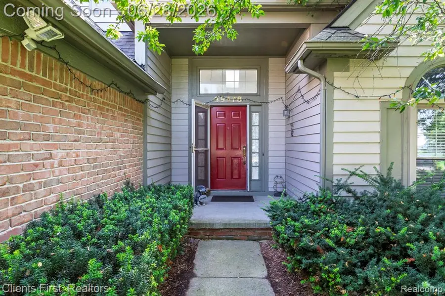 39478 Squire, Novi, MI 48375 - #2
