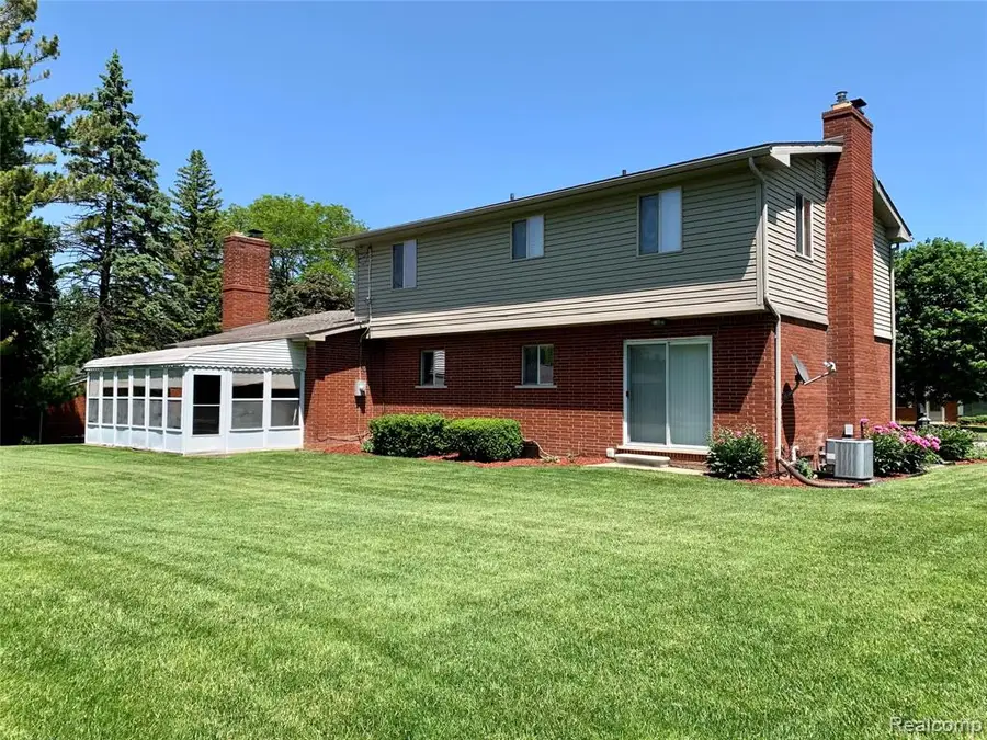 5504 Antoinette, Grand Blanc, MI 48439 - #3