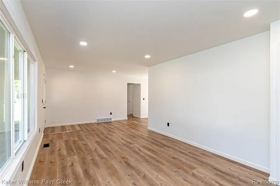 5143 Todd, Grand Blanc, MI 48439 - #3