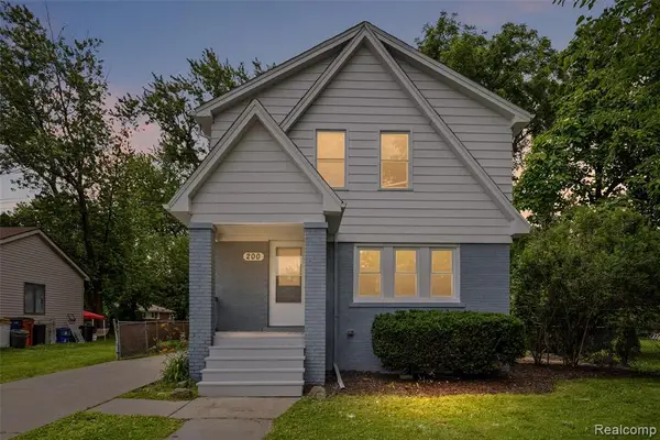 200 Alice, Bloomfield Hills, MI 48302
