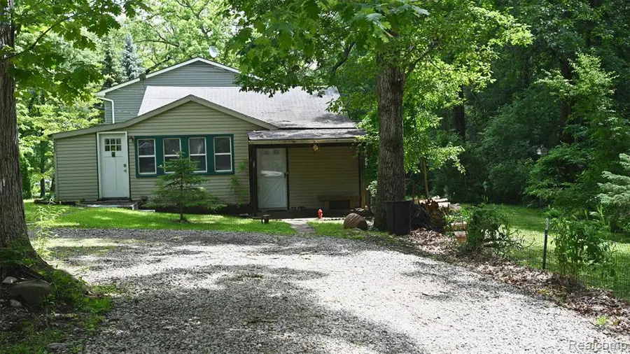 3057 Hillside, Milford, MI 48380 - #3