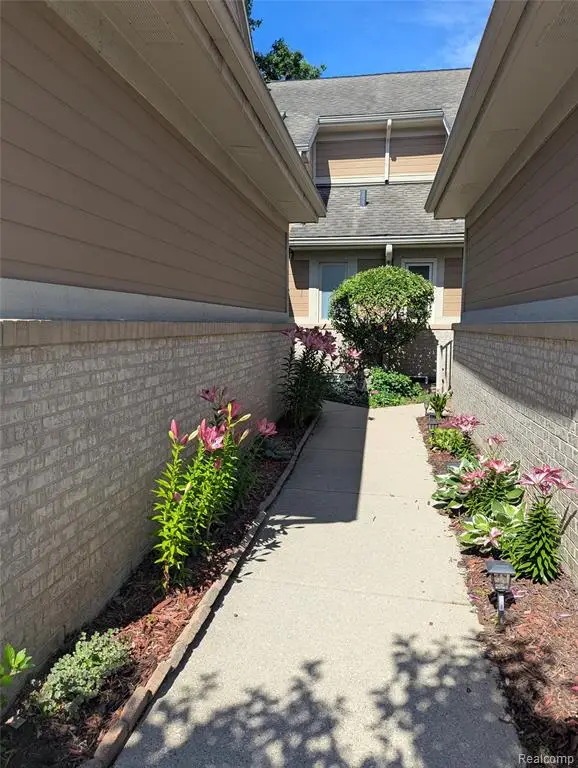9327 Eastwind, Livonia, MI 48150 - #3