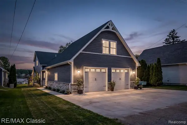 5657 Mabley Hill, Fenton, MI 48430