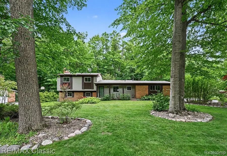 29931 Woodbrook, Farmington Hills, MI 48334 - #3