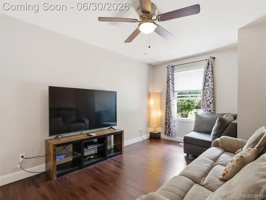 8241 Janis, Utica, MI 48317 - #2