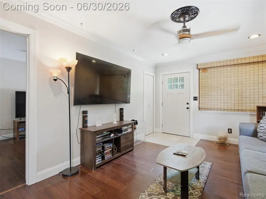 8241 Janis, Utica, MI 48317 - #3
