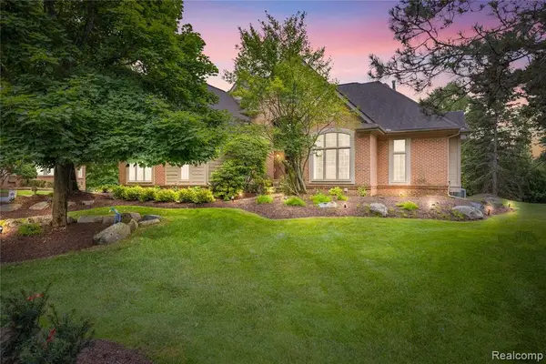 6567 Claremore, West Bloomfield, MI 48322