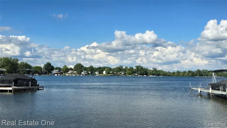 9743 Beverly, Pinckney, MI 48169 - #2