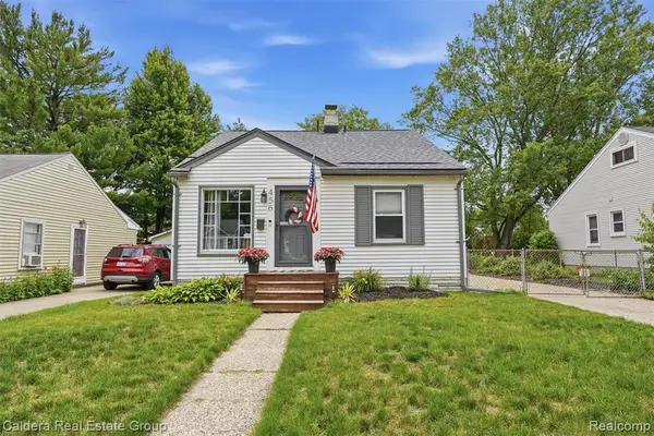 456 Allen, Commerce Twp, MI 48017