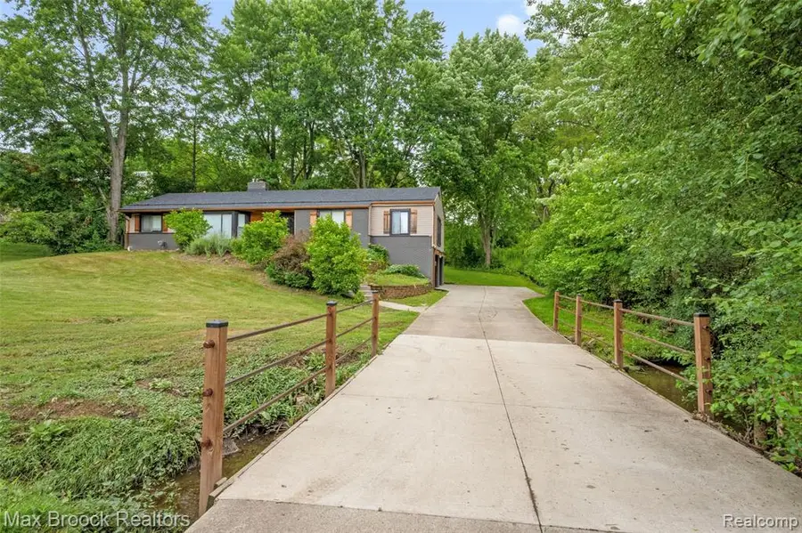 2905 Lahser, Bloomfield Hills, MI 48304 - #2