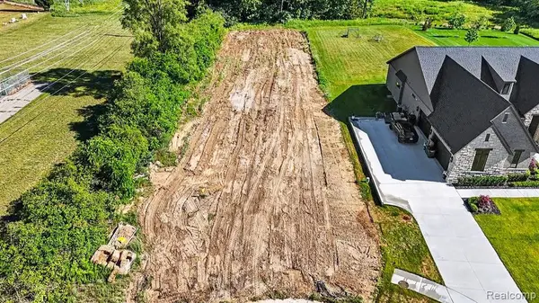 12739 N Pointe, Shelby Twp, MI 48315