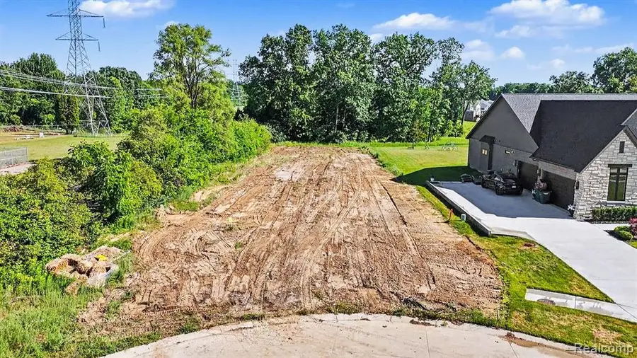 12739 N Pointe, Shelby, MI 48315 - #2