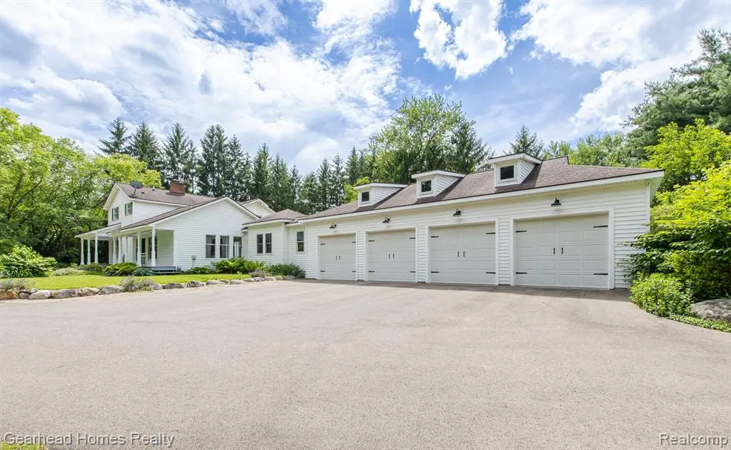 6296 Elizabeth Lake, Waterford, MI 48327 - #1