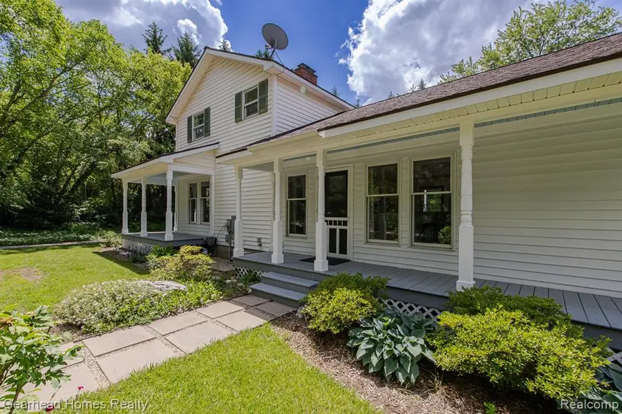 6296 Elizabeth Lake, Waterford, MI 48327 - #2