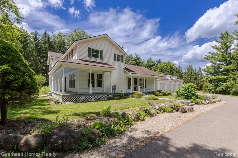 6296 Elizabeth Lake, Waterford, MI 48327 - #3