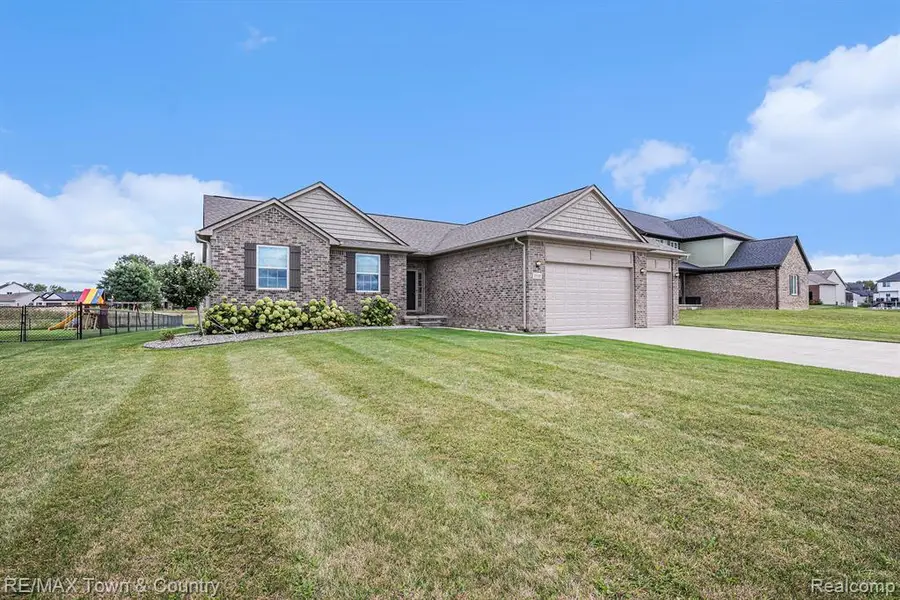 1535 Woodlake, Grand Blanc, MI 48439 - #2