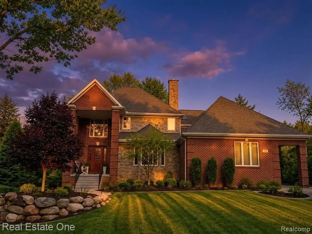 960 Hill Hollow, Milford, MI 48381 - #1