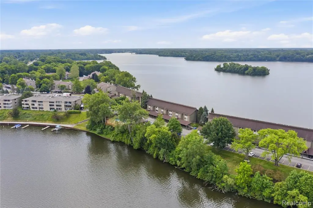1695 Cliffs, Ypsilanti, MI 48198 - #1