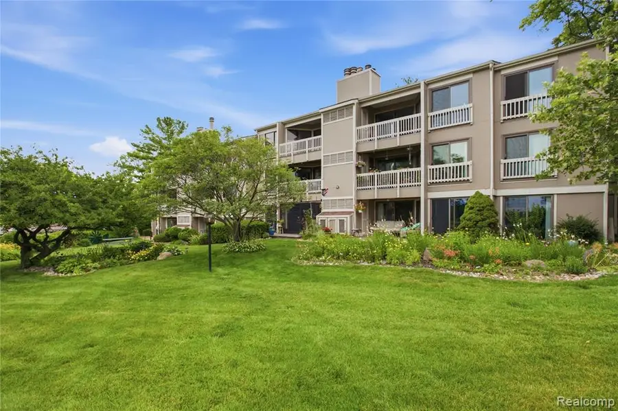 1695 Cliffs, Ypsilanti, MI 48198 - #2