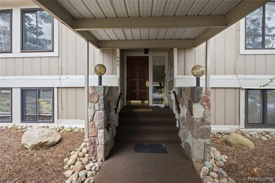 1695 Cliffs, Ypsilanti, MI 48198 - #3