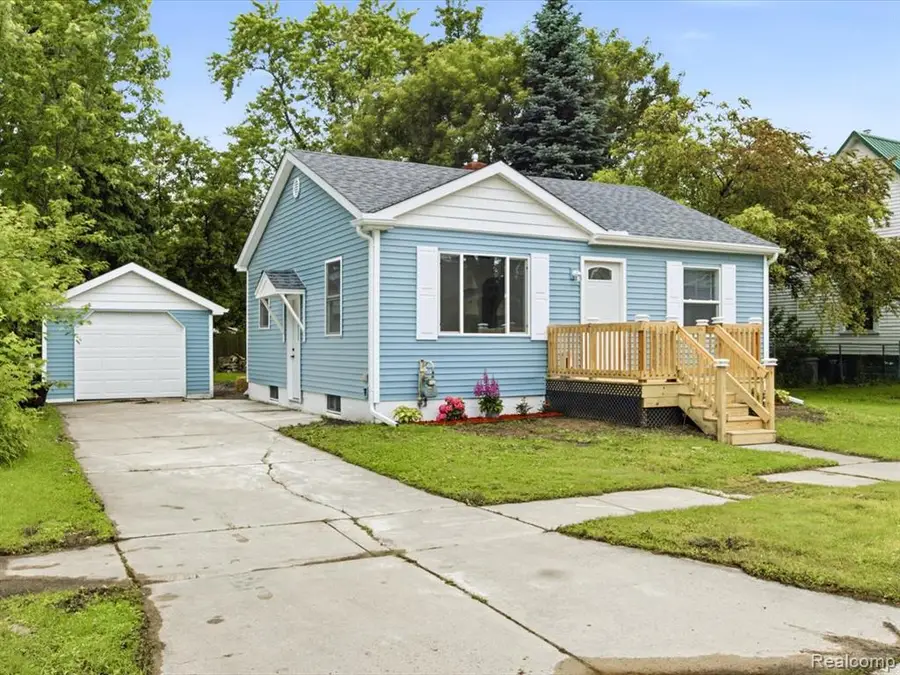 1320 White, Port Huron, MI 48060 - #2