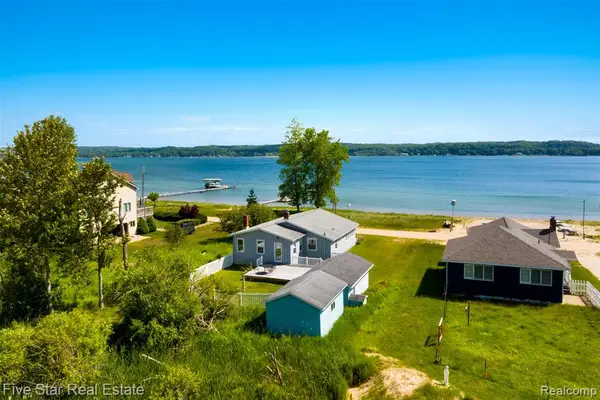2588 Lakeview, Onekama, MI 49675