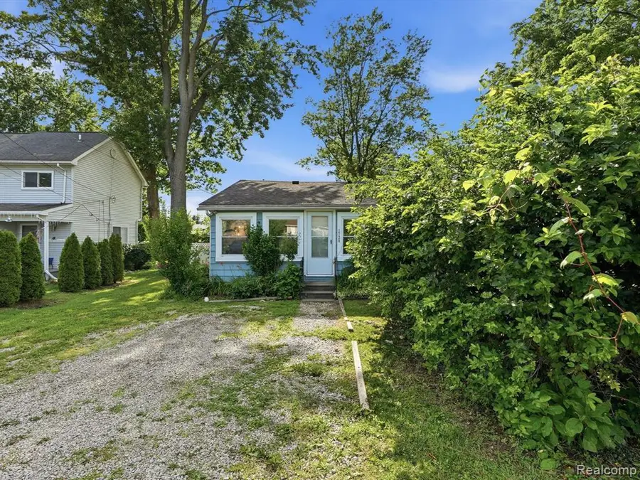 1728 Beechcroft, Keego Harbor, MI 48320 - #3