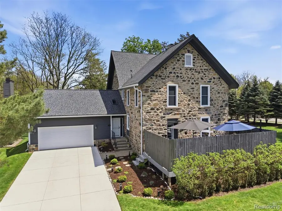 7475 Pinehurst, Bloomfield Hills, MI 48301 - #3