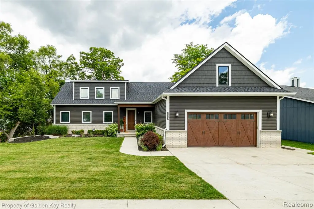 1210 W Oakley Park, Commerce Township, MI 48390 - #1