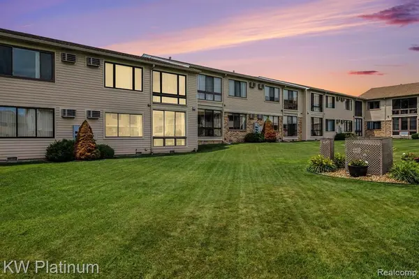 1700 River #6, Marysville, MI 48040