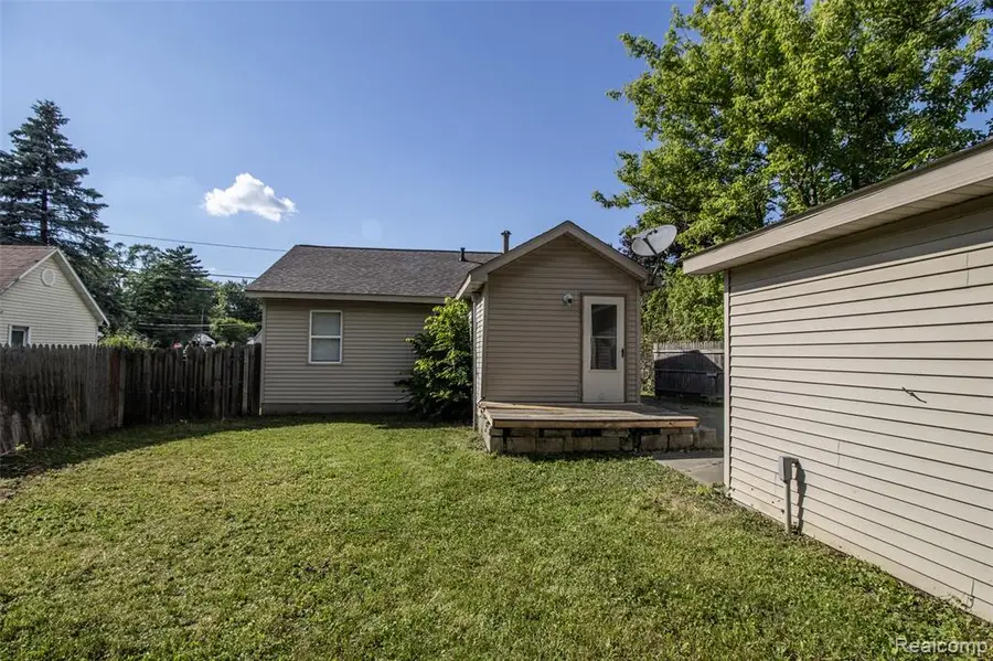 2829 Chicago, Flint, MI 48503 - #2