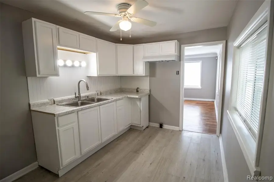 2829 Chicago, Flint, MI 48503 - #3