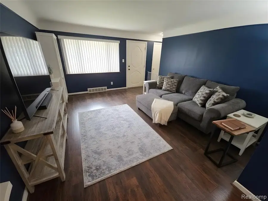 9921 Middlebelt #32, Livonia, MI 48150 - #3
