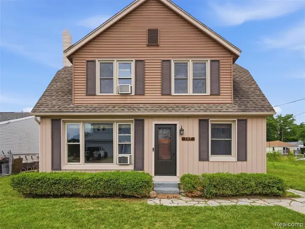 117 Kenyon, Algonac, MI 48001