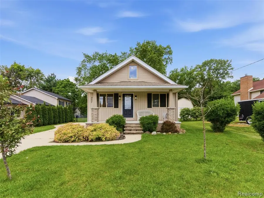 357 N Hospital, Waterford, MI 48327 - #2
