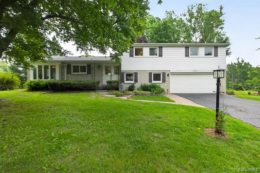 26178 Greythorne, Farmington, MI 48334 - #2