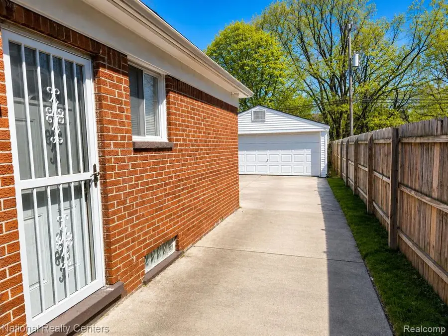 11700 Auburn, Detroit, MI 48228 - #2