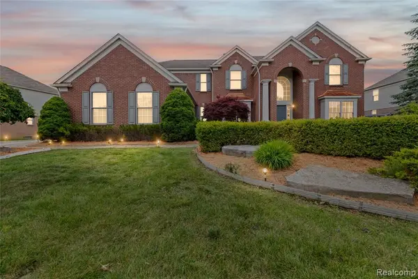 1885 Wyngate, Troy, MI 48098