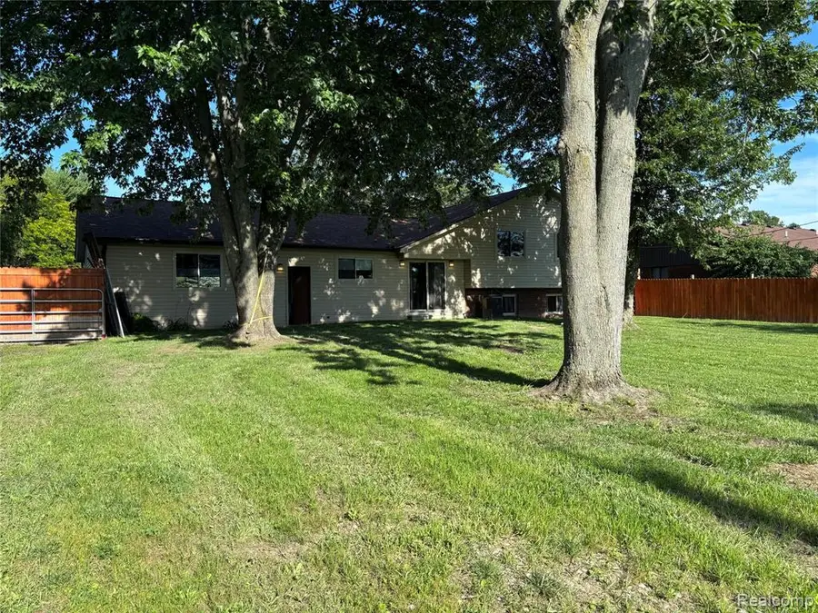 46365 Community Center, Chesterfield, MI 48047 - #2