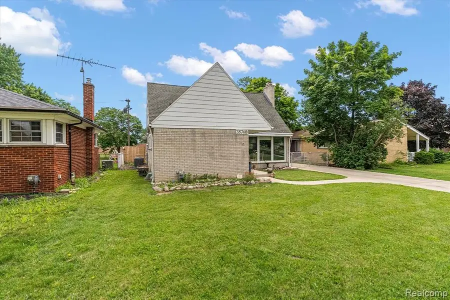 28740 Garfield, Roseville, MI 48066 - #2