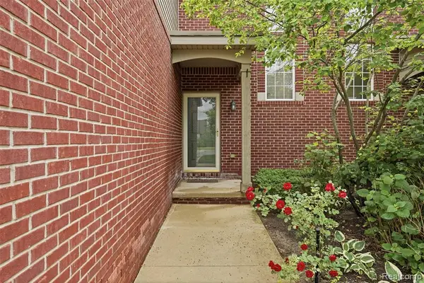 5953 High Point #29, Brighton, MI 48116