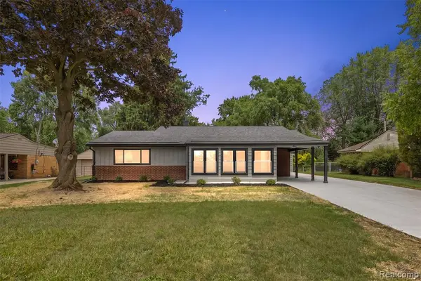 2486 Lafay, West Bloomfield, MI 48324