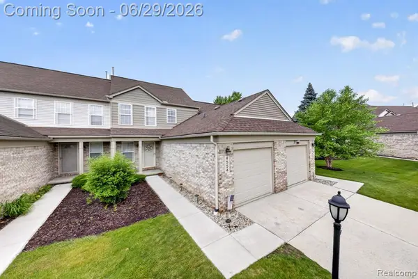 4554 Hunters, Canton, MI 48188