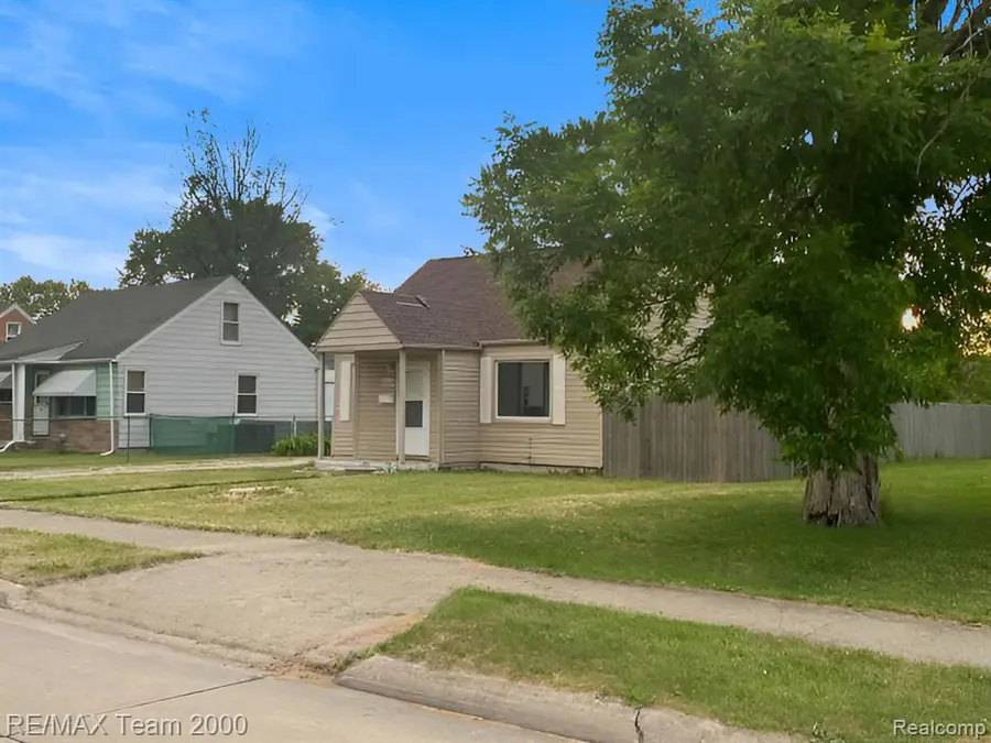 25270 Ford, Roseville, MI 48066 - #2