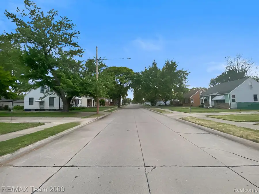 25270 Ford, Roseville, MI 48066 - #3